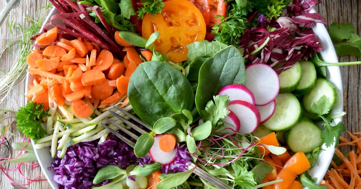 Seasonal Eating: How to Adjust Your Calories Throughout the Year